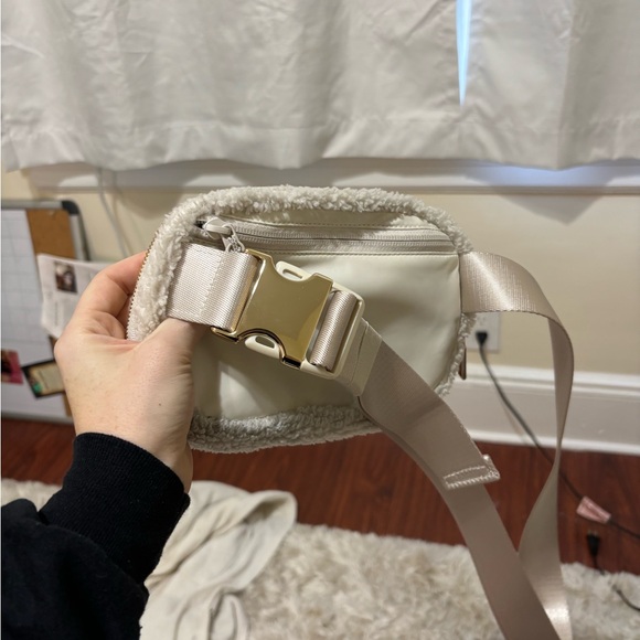 Lululemon belt bag - Picture 4 of 5